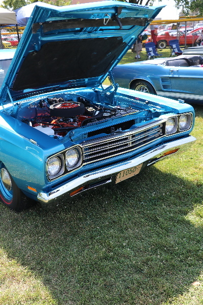 IMG_5665-Andy's 1969 Road Runner.jpg